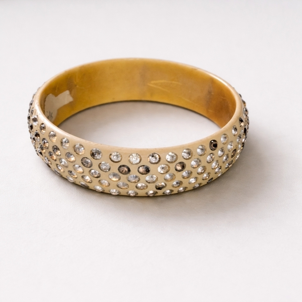 Sparkling Y2K glam statement bangle ✨ Original $48 retail — all stones intact!